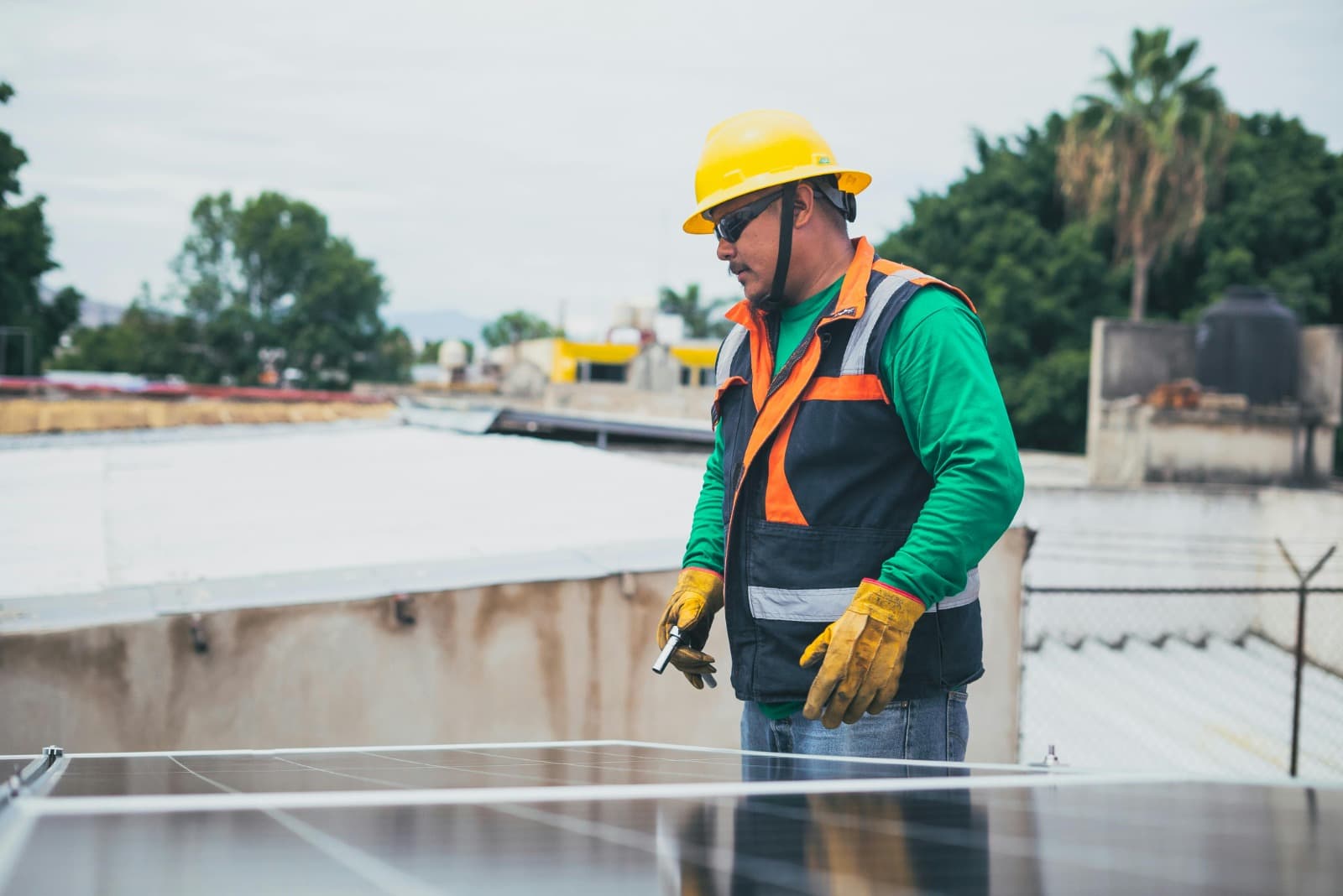 Save Money with Commercial Solar Panels Lincoln Systems