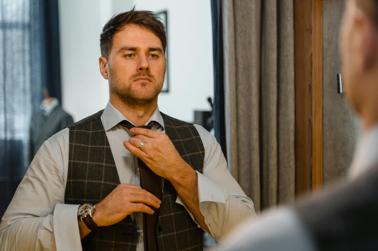 CUSTOM MADE MEN’S SUITS: PERSONALIZATION MEETS STYLE
