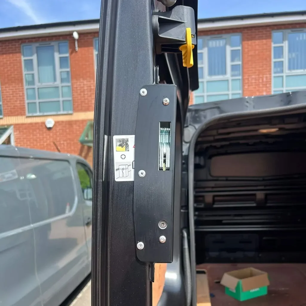 TRAFIC-_-VIVARO-REAR-DOOR-HL--e1756754072725